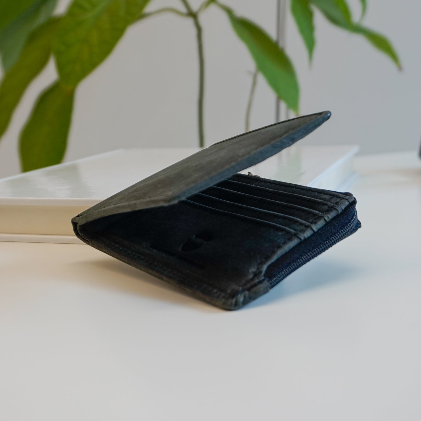 Double Bay Wallet Cowhide Black