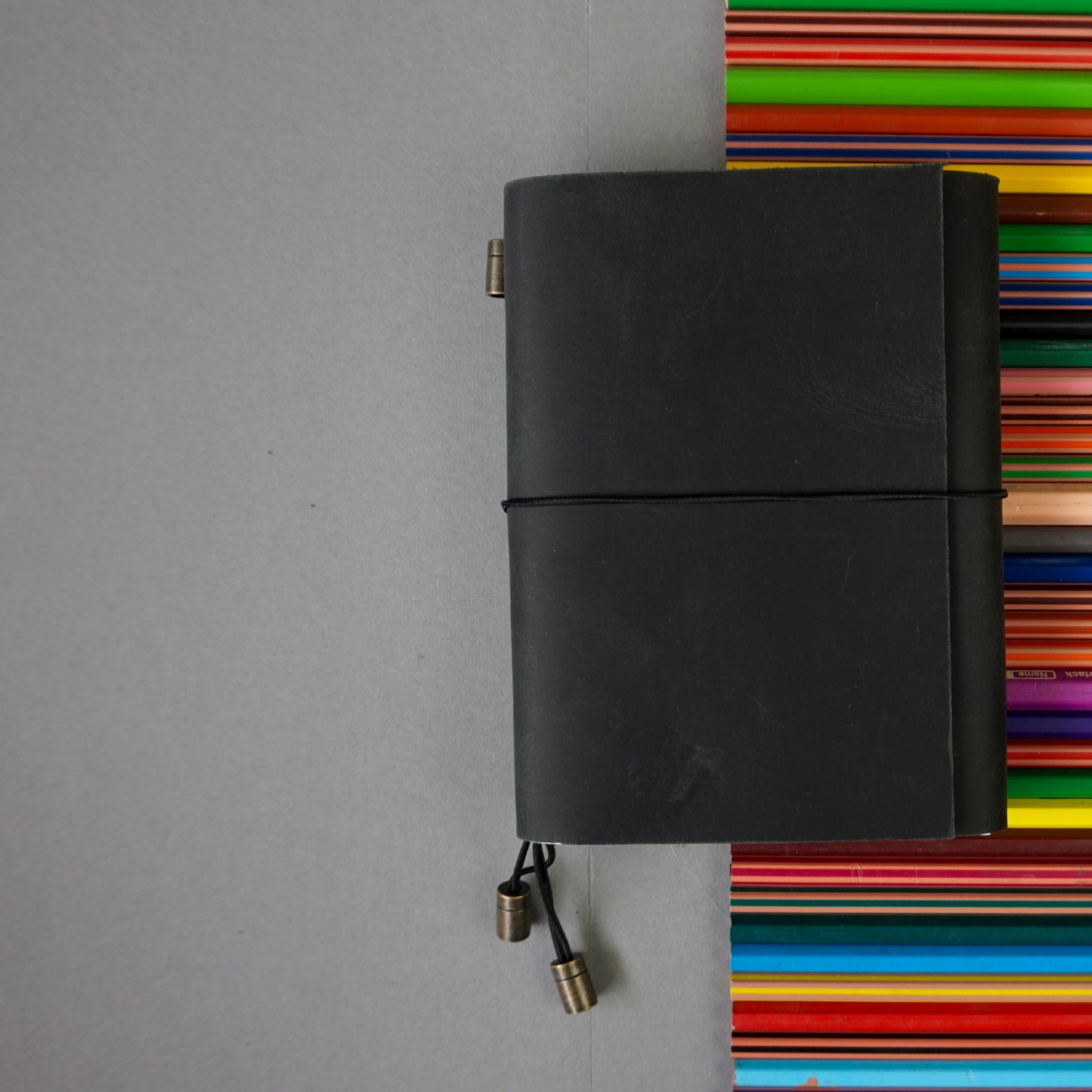 Midori A5 Journal Elastic in Black Cowhide