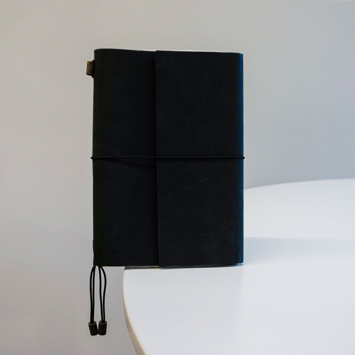 Midori A5 Journal Elastic in Black Cowhide