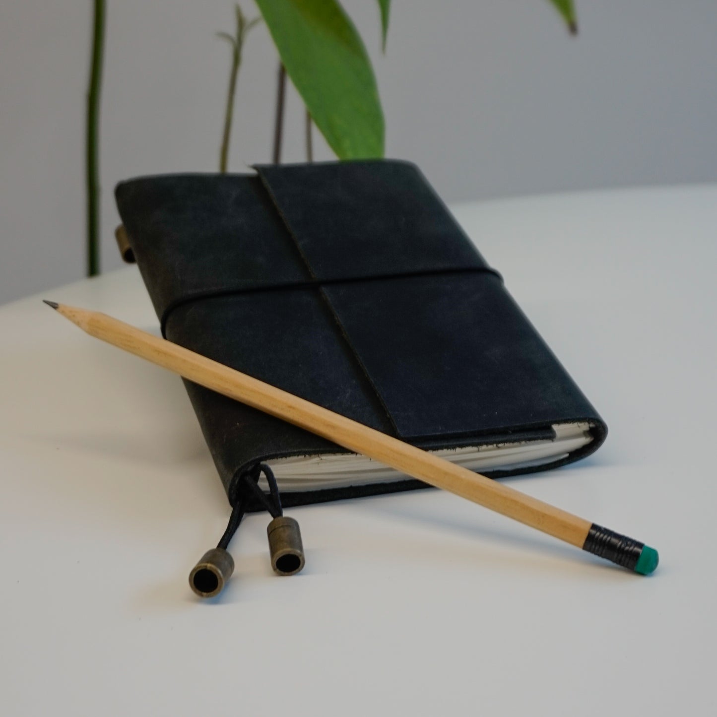 Midori A6 Journal Elastic in Black Cowhide
