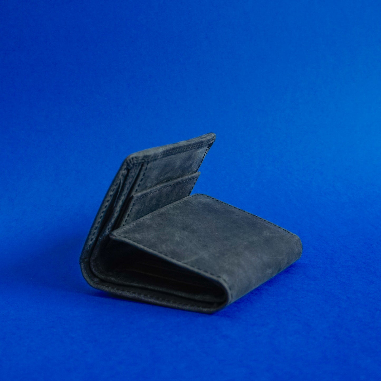 Newport Wallet Cowhide Black