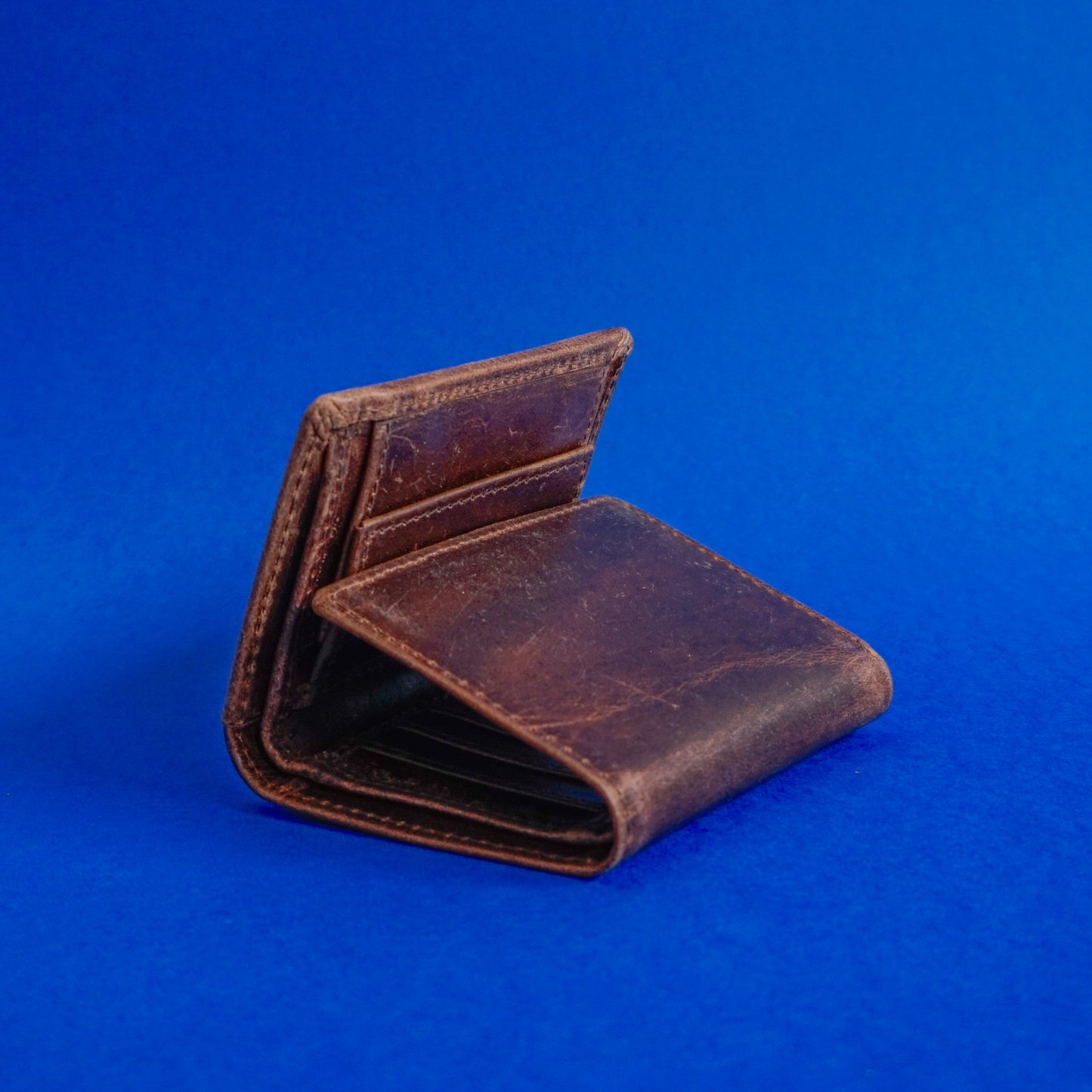 Newport Wallet Waxed Buffalo Hide