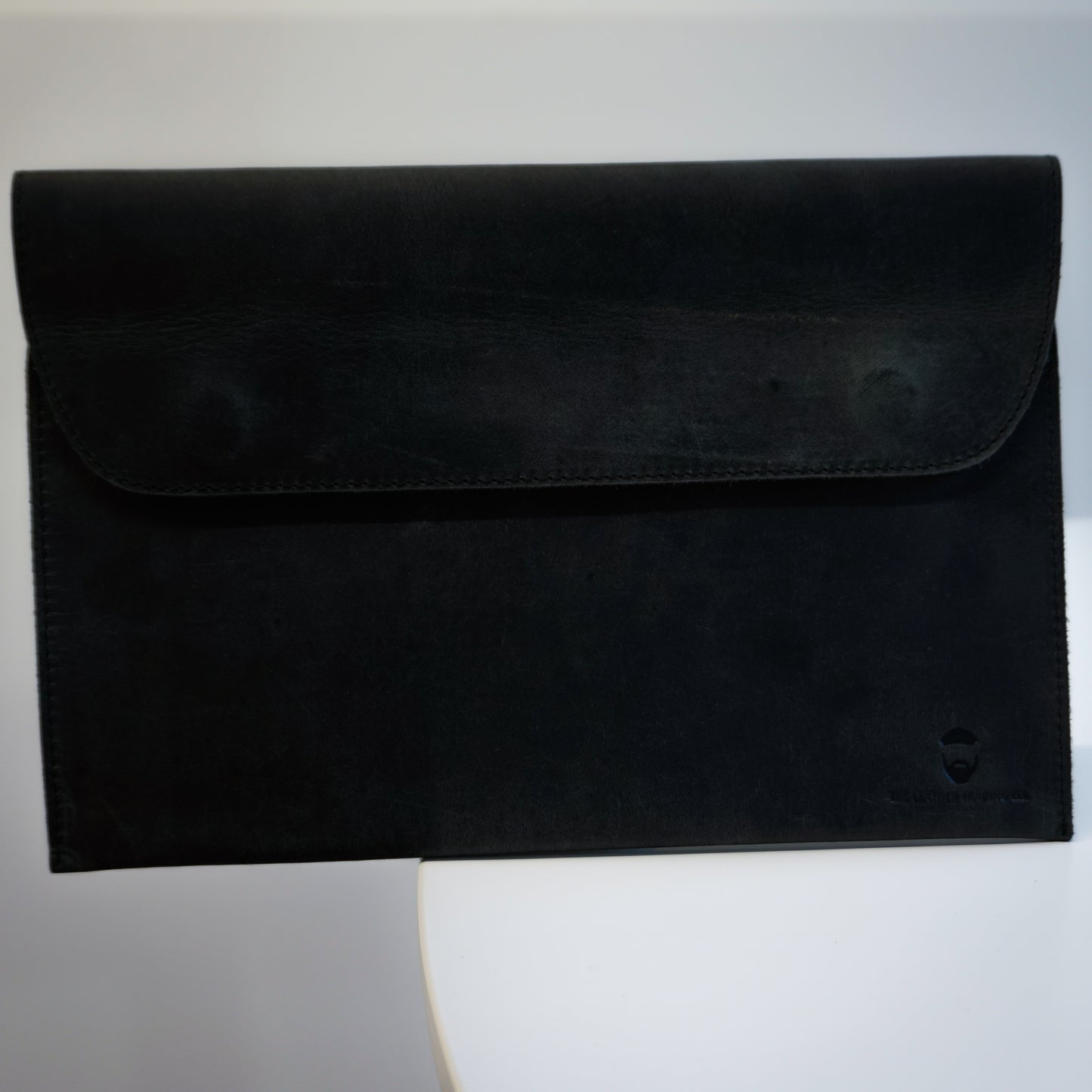 Newtown 11 Tablet Case Cowhide Black