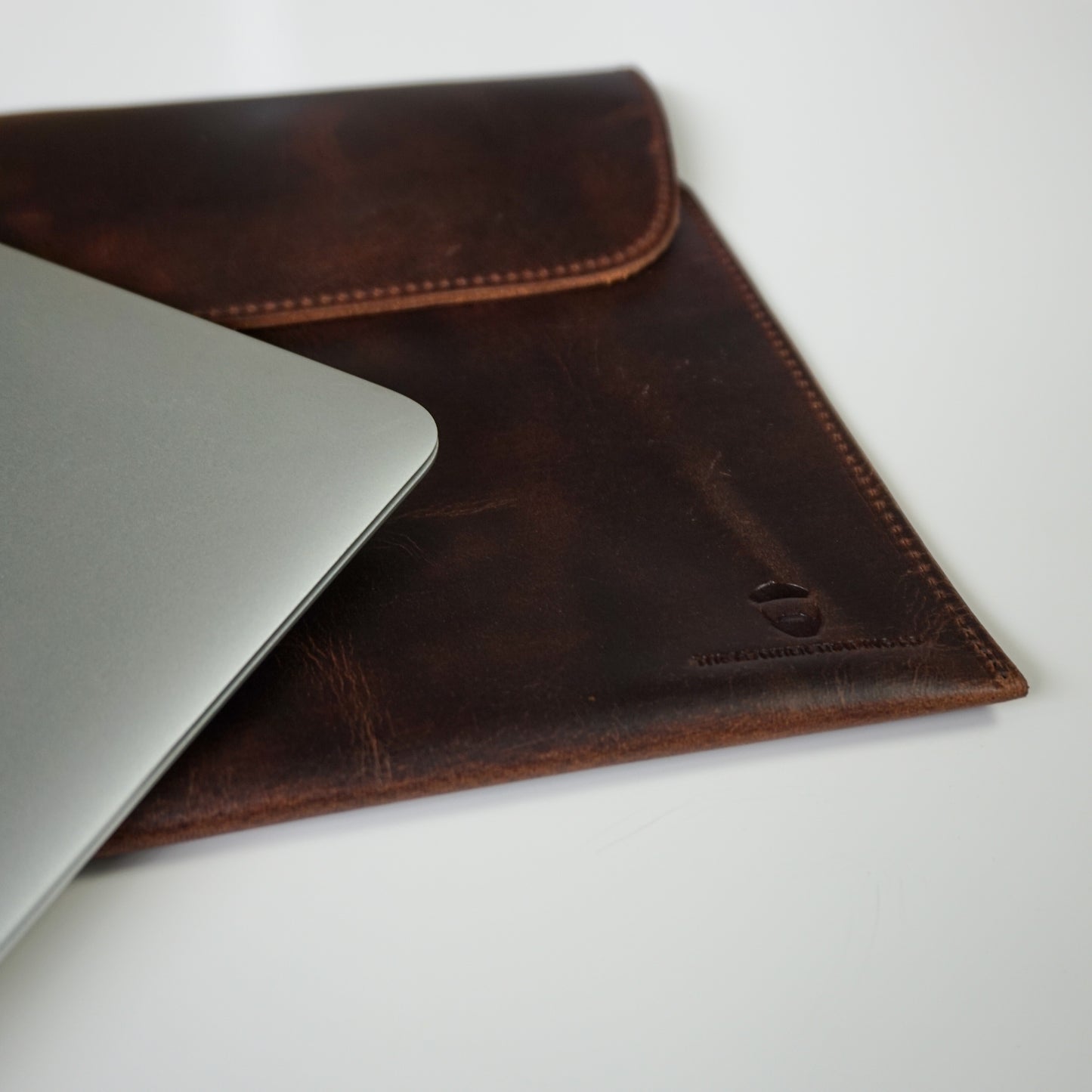 Newtown 14 Laptop Case Waxed Buffalo Hide