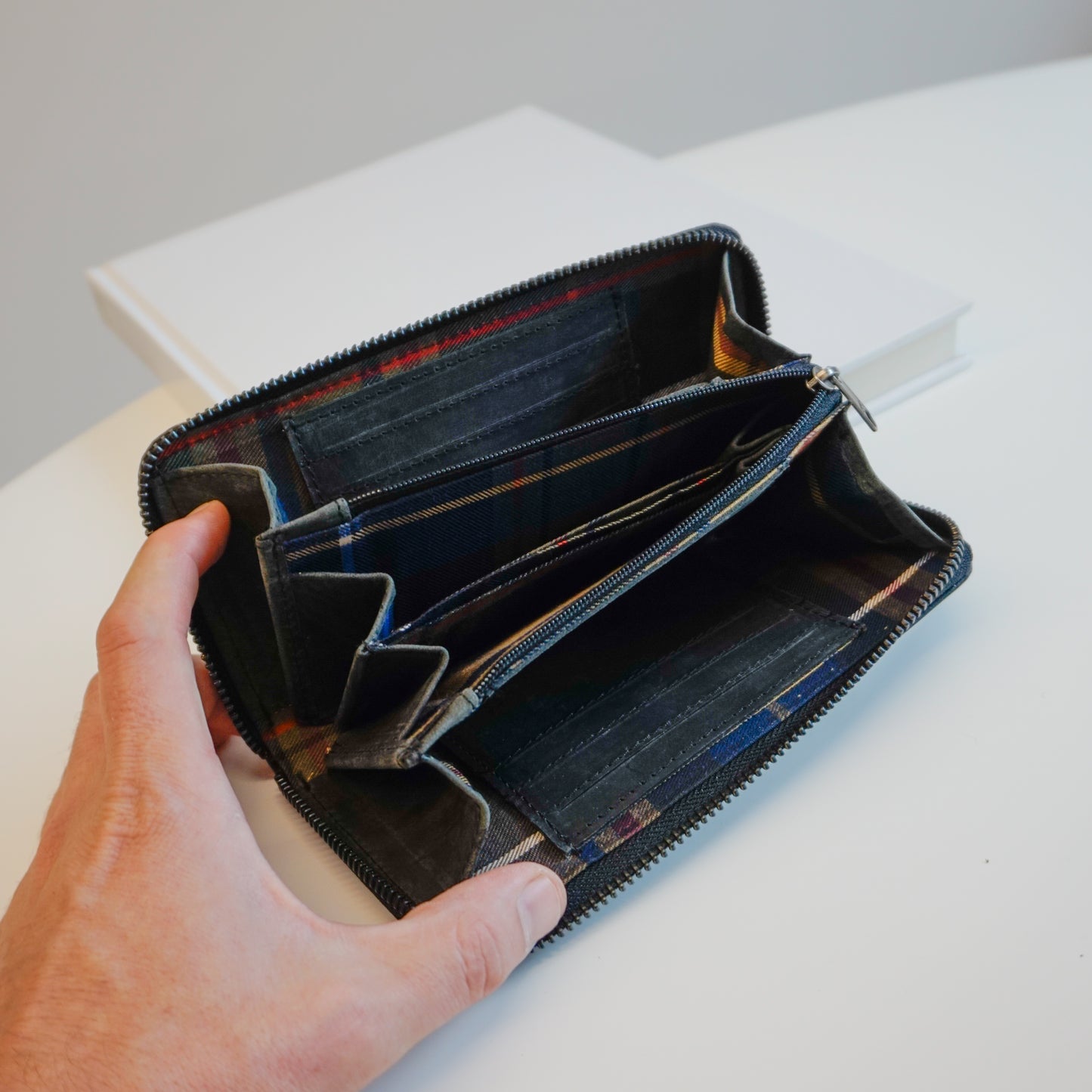 Potts Point Clutch Wallet Cowhide Black