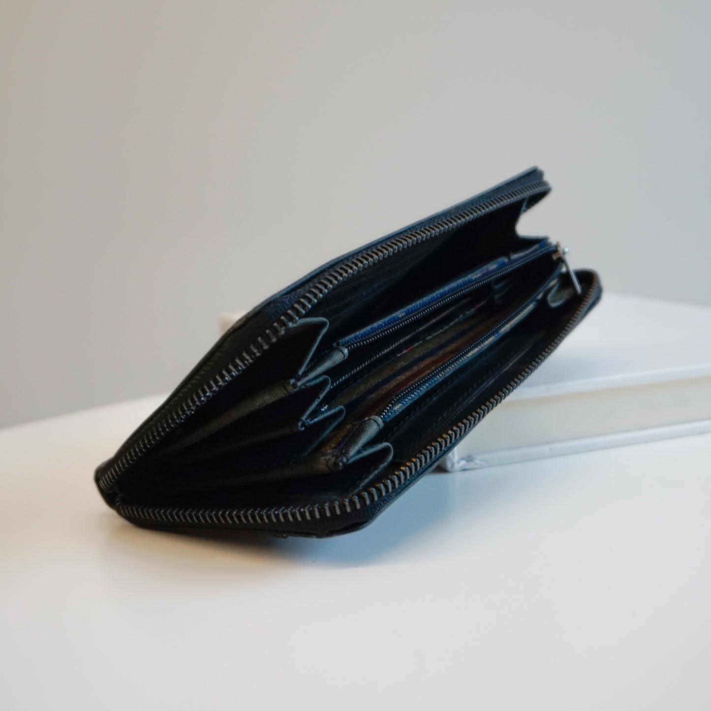 Potts Point Clutch Wallet Cowhide Black