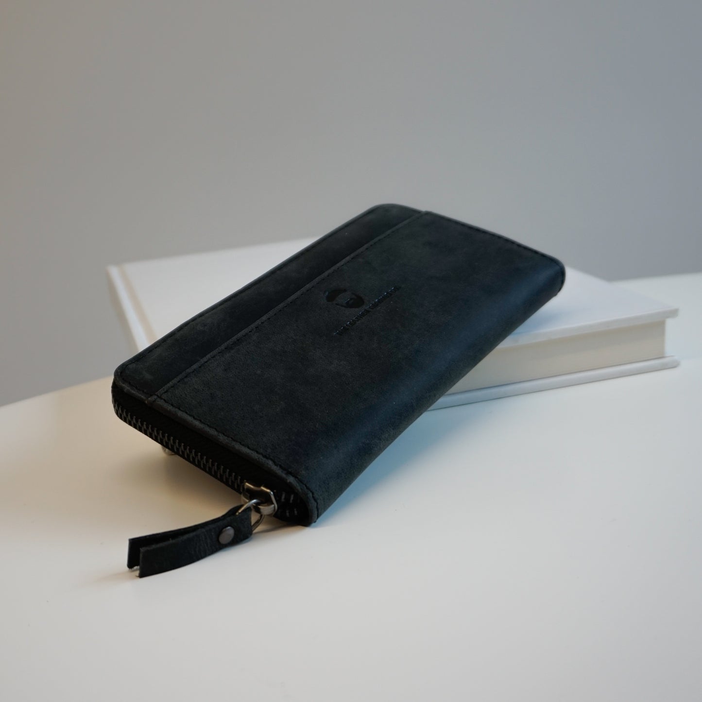 Potts Point Clutch Wallet Cowhide Black