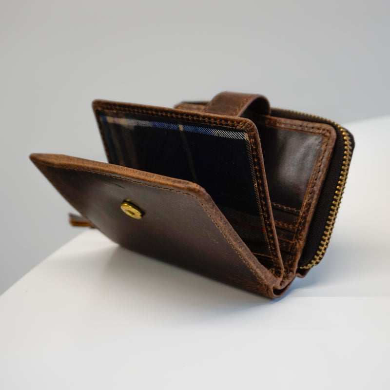 Chatswood Clutch Wallet Waxed Buffalo Hide