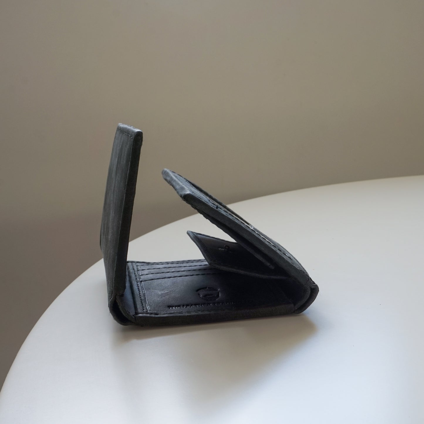 Newport Wallet Cowhide Black