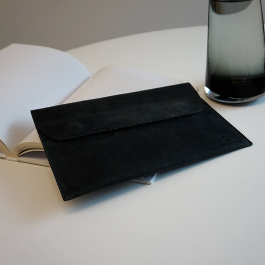 Newtown 11 Tablet Case Cowhide Black