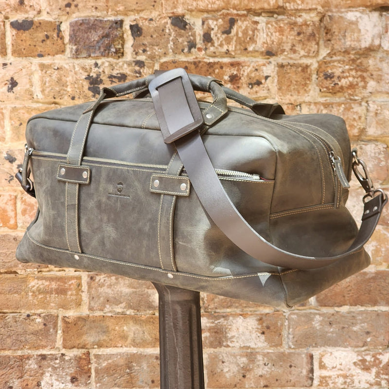 ULURU 50CMM BUFFALO TRAVEL AND GYM DUFFLE BAG - BLACK